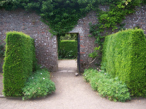 walled-garden.jpg
