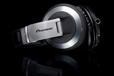 pioneer_hdj-2000_dj_headphones.jpg