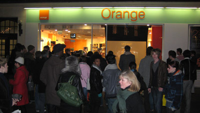 the-alternative-orange-store-window-2.jpg